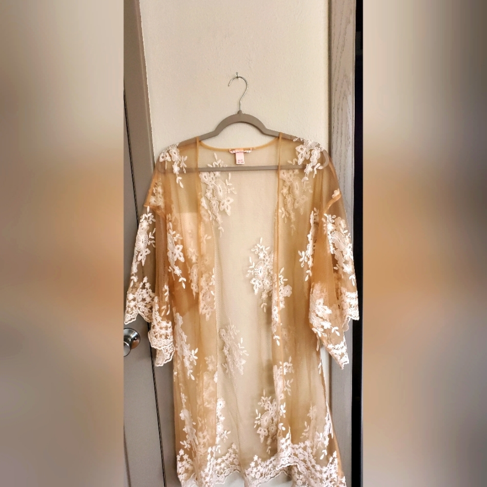 Victoria's Secret lace robe - honeymoon